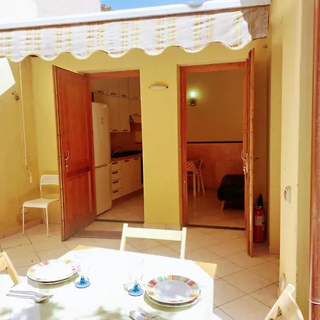 Casa Letizia In Centro Storico Villanova * Cagliari